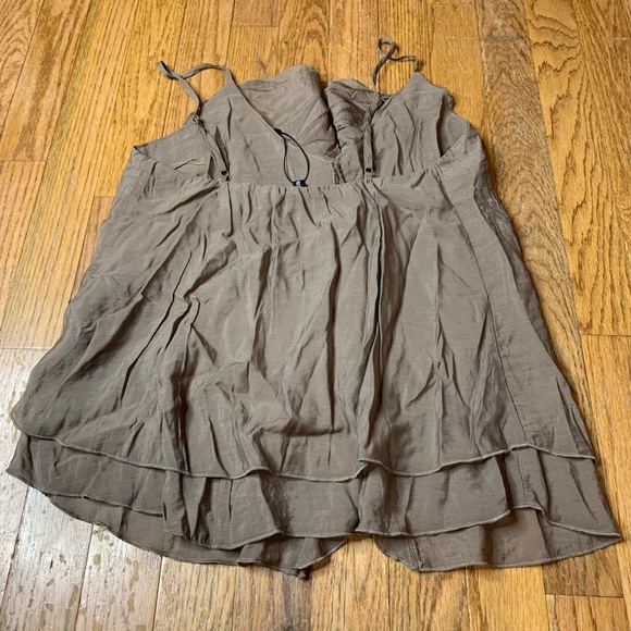 Dynamite Clover Ruffle Cami Top Taupe/Beige XS - Picture 3 of 7